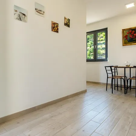 Deluxe Noeli Apartment Krvavica